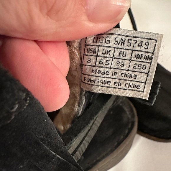 UGG 8 Gaviota sheep skin fringe black woman gorpcore casual outdoor suede boot - Picture 9 of 12